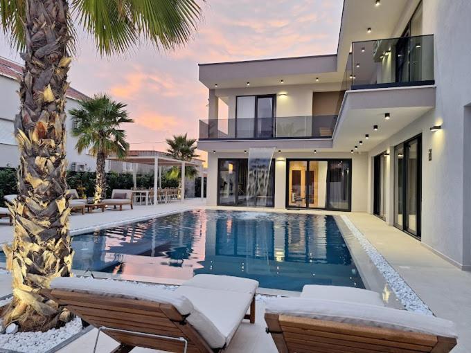 Luxury Villa My Wish With Pool Kaštel Stari Esterno foto